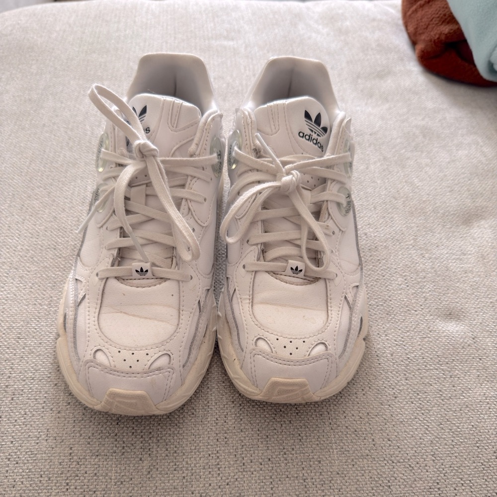 ❤️Adidas Astir triple white